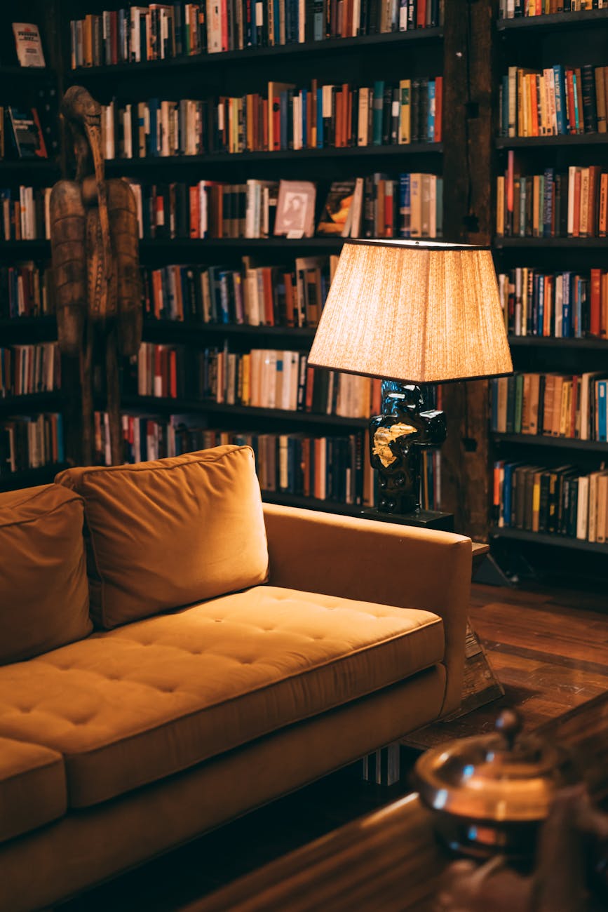 Lecture feel-good : le succès fulgurant des autrices françaises contemporaines