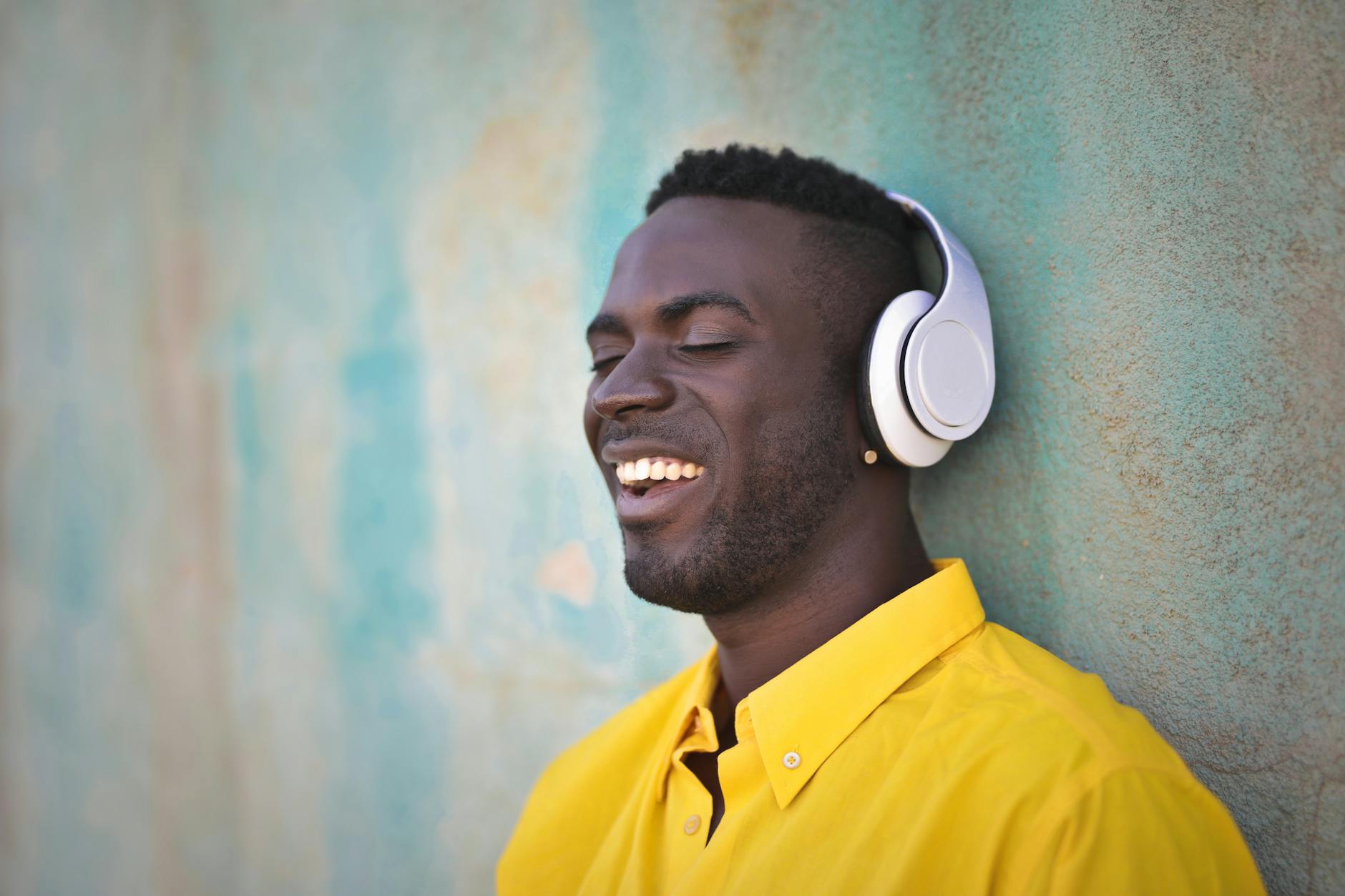 Quel casque ou écouteur choisir pour écouter des livres audio ?