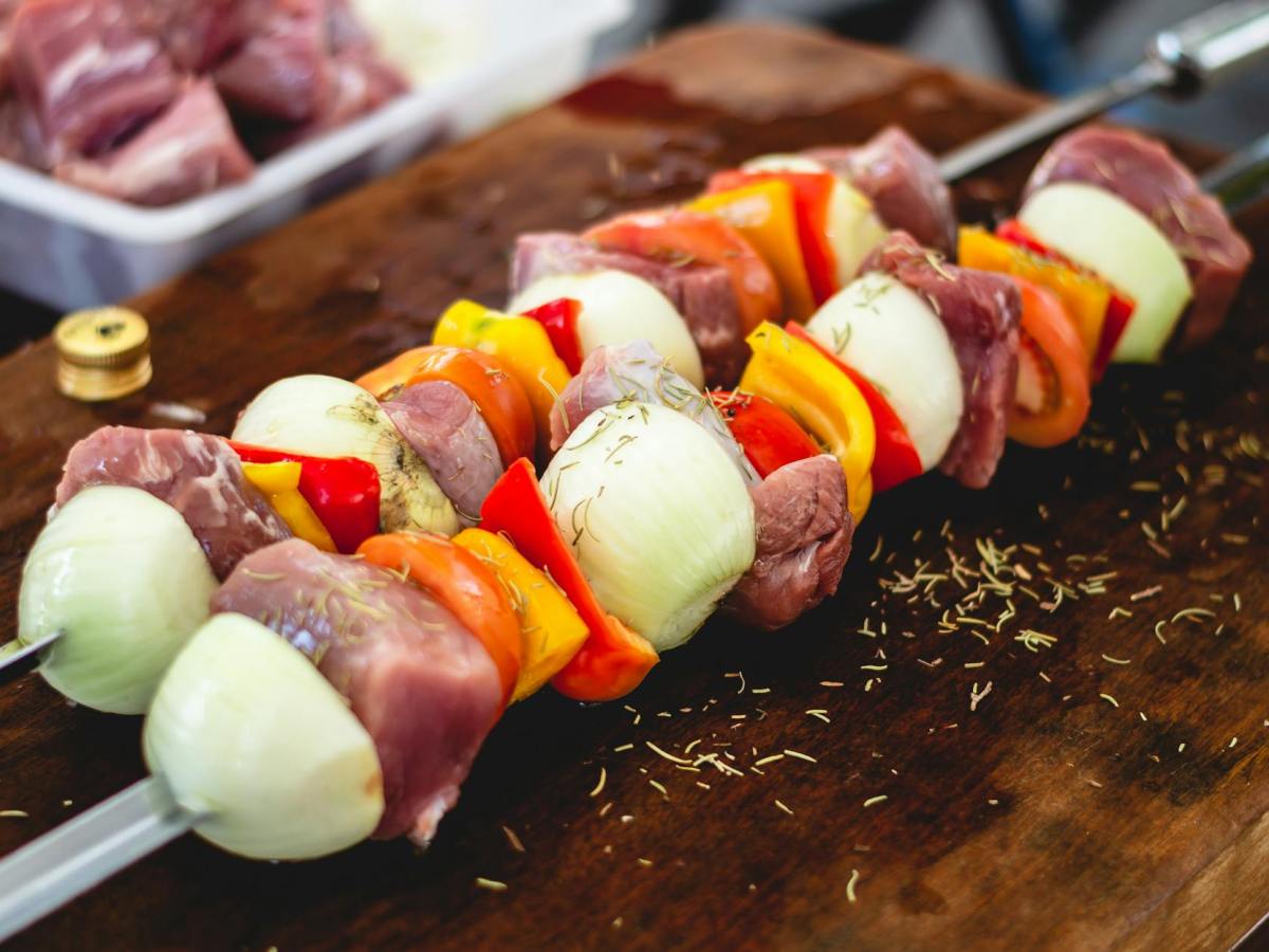 Comment garder une bonne routine alimentaire tout en profitant des apéros et barbecues ?&nbsp;🍖🥂