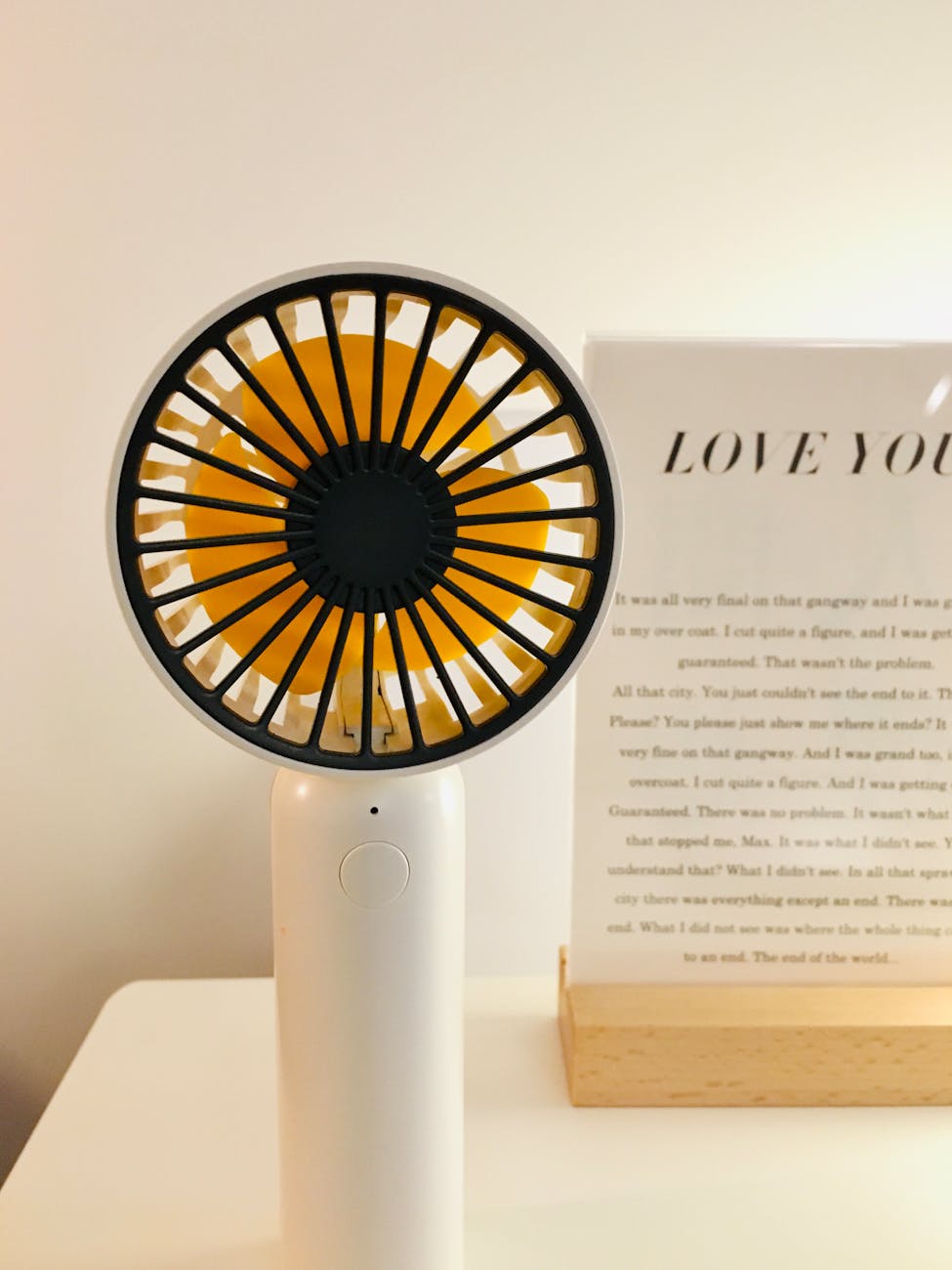 Mini ventilateur portatif : votre allié fraîcheur de poche en 2025 ?&nbsp;💨🎒