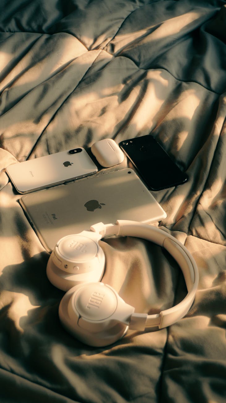 Kindle Scribe vs iPad : Lequel est le meilleur pour la prise de notes créative en 2025 ? ✍️💡