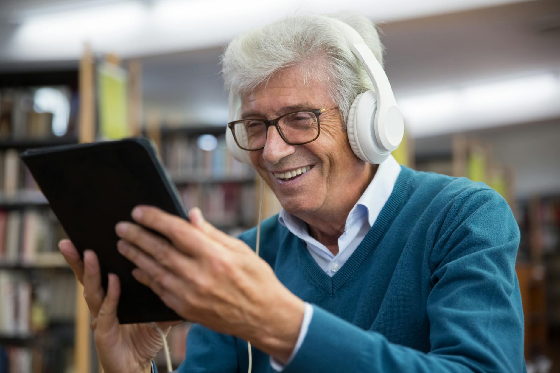 Audible vs Kobo Plus : Quel abonnement audio choisir pour les amoureux de livres en 2026 ? 🎧📖
