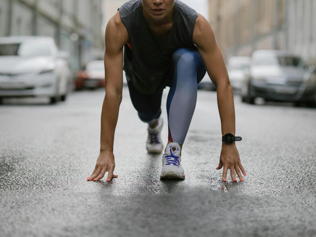 Garmin Instinct 3 vs. COROS Apex 2 : quelle montre connectée pour les sports outdoor et les randonnées en 2026 ?&nbsp;⛰️⌚