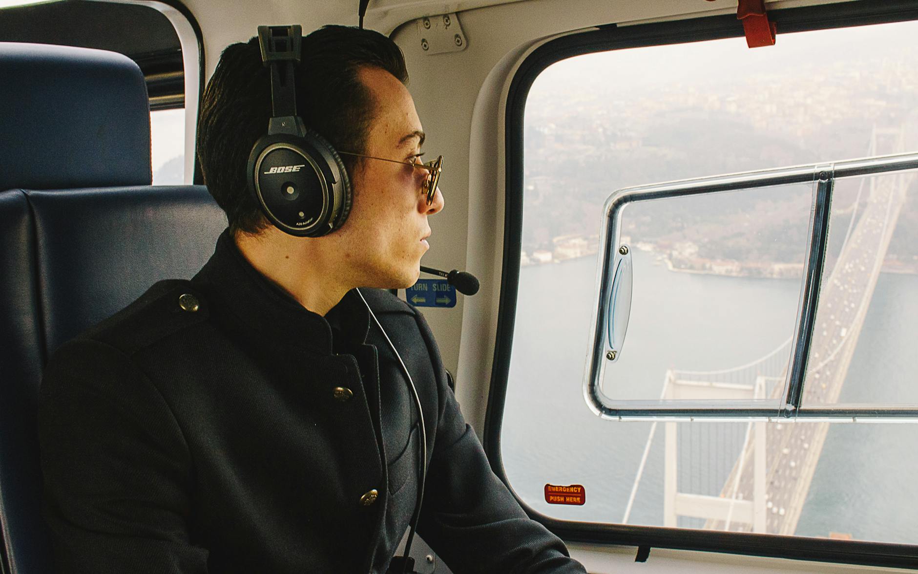 Sony WH-1000XM6 vs. Bose QuietComfort Ultra : quel casque audio pour voyager en silence en 2026 ? 🎧✈️