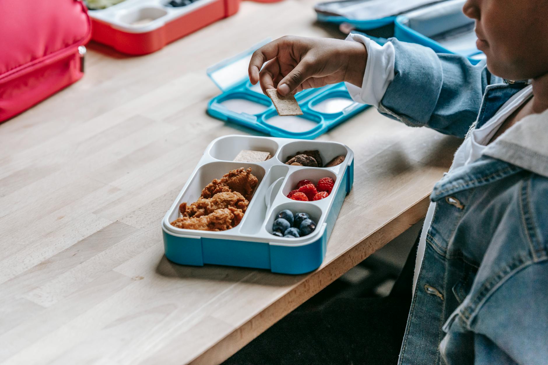 🍱 Boîte à goûter compartimentée VS bento chauffant électrique : lequel devient l’allié de la pause déjeuner ?