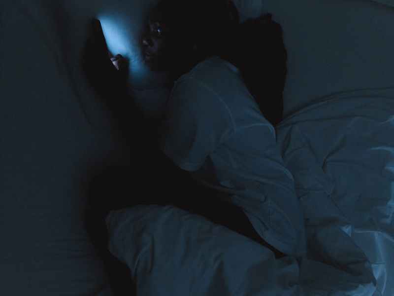 Kindle dans le noir : est-ce vraiment fait pour lire la nuit&nbsp;?