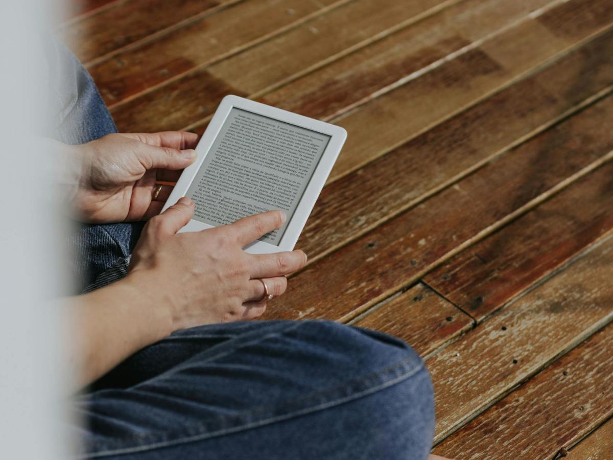 Paperwhite vs Kindle : quelle liseuse Amazon choisir selon votre façon de lire&nbsp;?