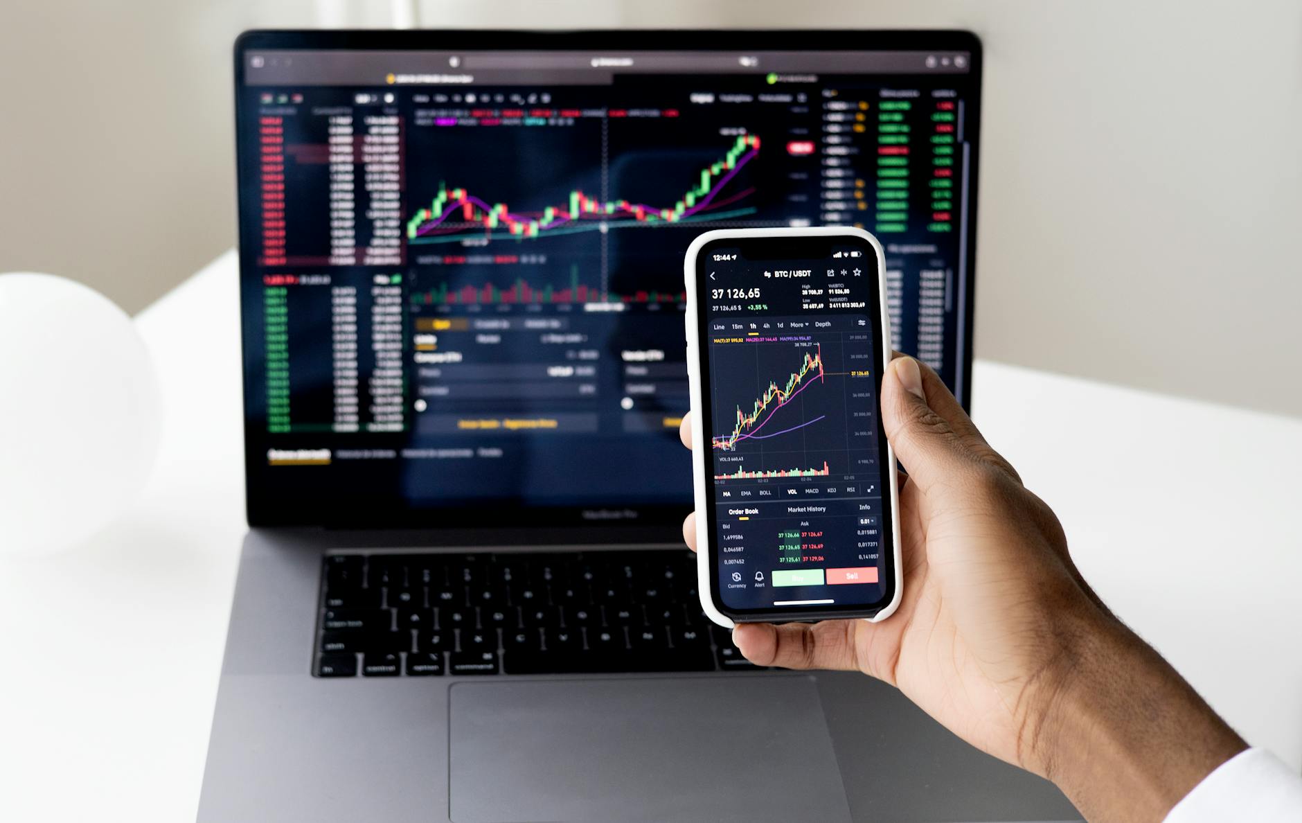 ETF Revolut : quelle différence entre un ETF et une action ?